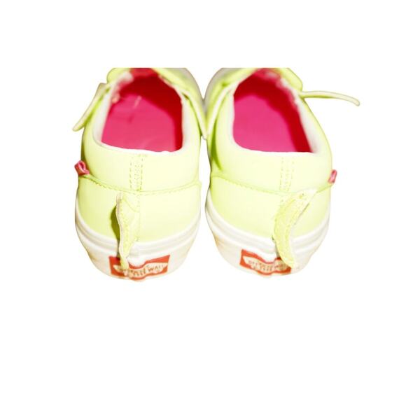 Vans Kid Size 2 Shark Slip-On Sneakers Lime Green Pink Sole Novelty Animal Shoes - Picture 4 of 7